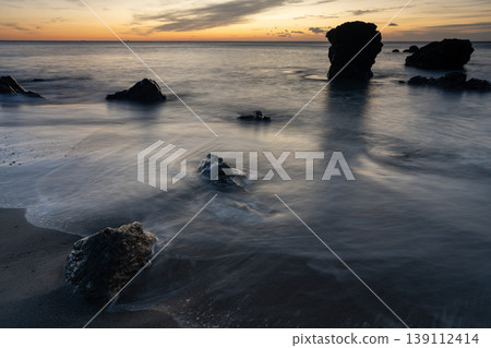 日出和海浪 日出和海浪 139112414