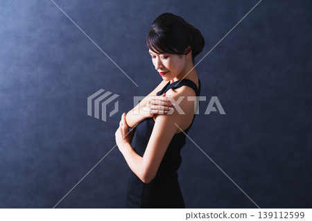 Beauty black background middle woman 139112599