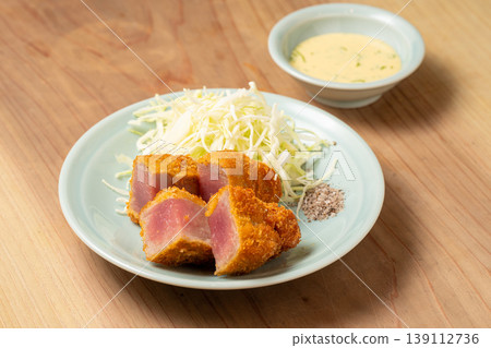 豬裡肌排：一道外皮酥脆、肉質鮮嫩的豬裡肌排料理。 139112736