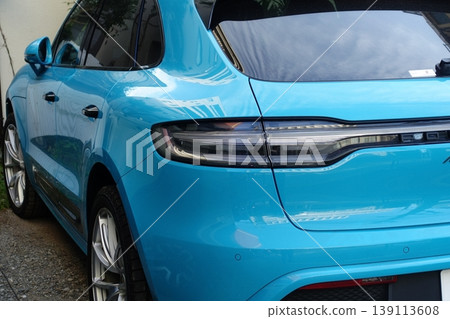天藍色的車 139113608