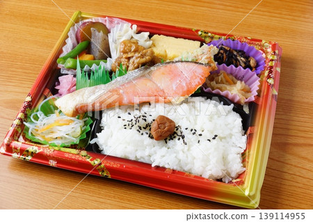 Red salmon bento box Red salmon bento box 139114955