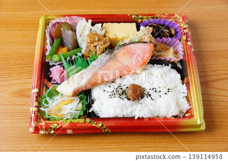 Red salmon bento box Red salmon bento box 139114958