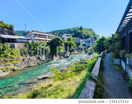 Gujo Hachiman: Yoshida River 139115352