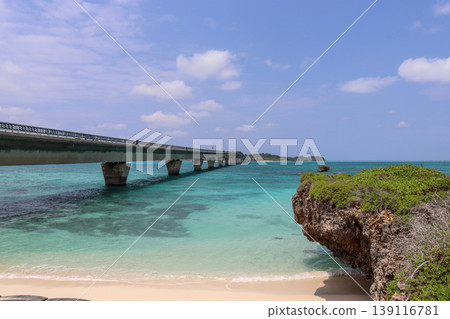 The emerald blue sea of Miyako Island, Okinawa, and Ikema Bridge The emerald blue sea of Miyako Island, Okinawa, and Ikema Bridge 139116781