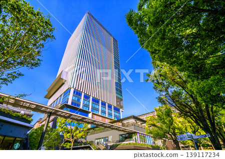 日本橫濱城市景觀,4月21日。照片展示了橫濱關內塔及關內站前的其他建築物。 日本橫濱城市景觀,4月21日。照片展示了橫濱關內塔及關內站前的其他建築物。 139117234