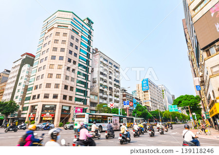 台北，民權東路，上午 139118246