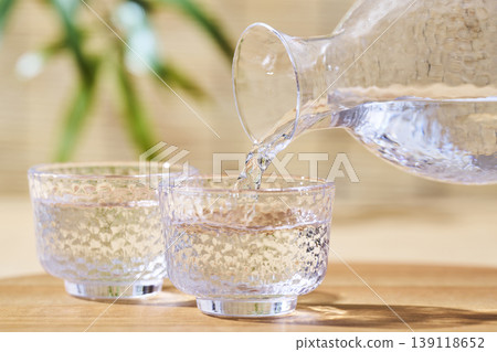 日本清酒的夏季形象：冰鎮清酒 139118652