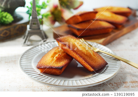 Financier Financier 139119095