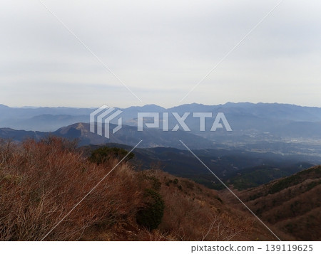 Mount Kintoki and Mount Myojingatake in mid-month (Hakone Town and Minamiashigara City, Kanagawa Prefecture; Oyama Town, Shizuoka Prefecture) Mount Kintoki and Mount Myojingatake in mid-month (Hakone Town and Minamiashigara City, Kanagawa Prefecture; Oyama Town, Shizuoka Prefecture) 139119625