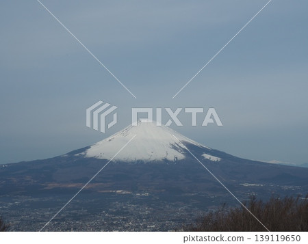 二月中旬的金時山和明神岳(神奈川縣箱根町和南足柄市;靜岡縣大山町) 二月中旬的金時山和明神岳(神奈川縣箱根町和南足柄市;靜岡縣大山町) 139119650