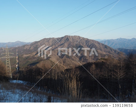 二月中旬的金時山和明神岳（神奈川縣箱根町和南足柄市；靜岡縣大山町） 139119658