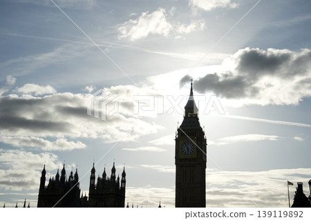 Silhouette backlight at sunset of London Famous Westminster uk landmark 139119892