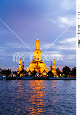 Wat Arun evening view Wat Arun evening view 139119898