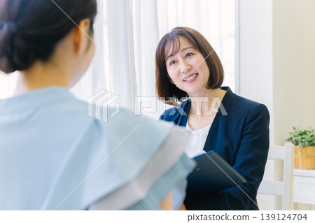 Financial planner to propose to customers Financial planner to propose to customers 139124704