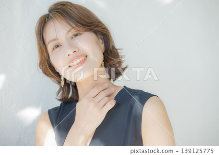 Women in their 40's Women in their 40's 139125775