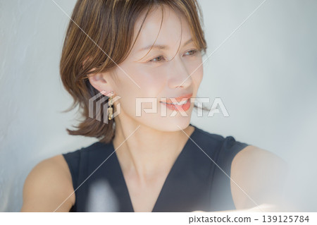 40多歲的女性 40多歲的女性 139125784