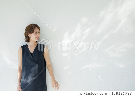 Women in their 40's Women in their 40's 139125788