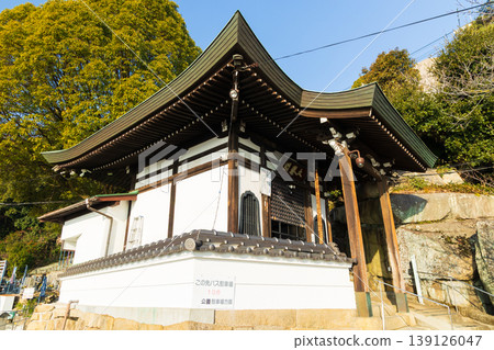 Winter in the Seto Inland Sea: Senkoji Temple, Thirty-Three Kannon Hall, Onomichi City, Hiroshima Prefecture Winter in the Seto Inland Sea: Senkoji Temple, Thirty-Three Kannon Hall, Onomichi City, Hiroshima Prefecture 139126047
