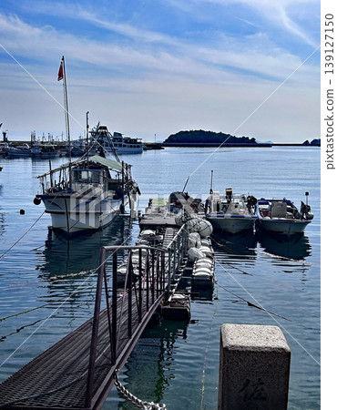 Tomonoura, a port where ships wait for the tide. 139127150