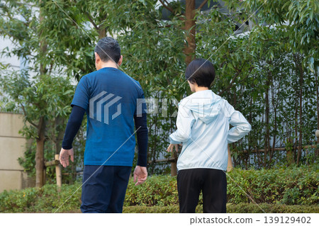 男人和女人鍛煉 139129402