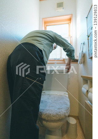 restroom, trader, gents 139129813
