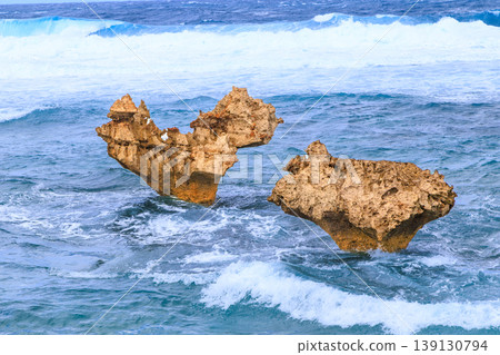 Heart rock in Okinawa Kuri-yuri Tinh Beach Heart rock in Okinawa Kuri-yuri Tinh Beach 139130794
