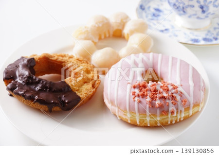 美味的甜甜圈 139130856
