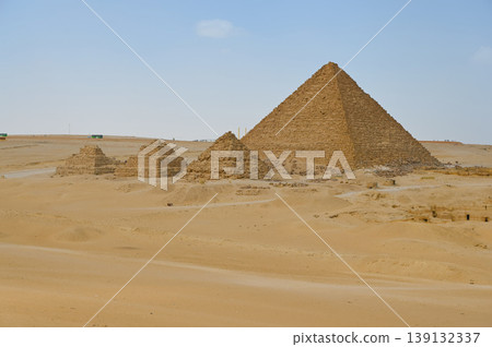 Pyramid of Menkaure, Egypt Pyramid of Menkaure, Egypt 139132337