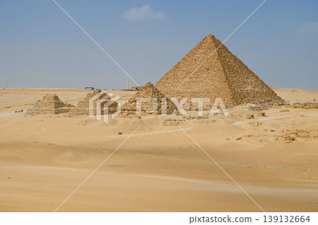 Pyramid of Menkaure, Egypt Pyramid of Menkaure, Egypt 139132664