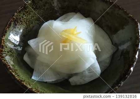 Pickled radish 139132816