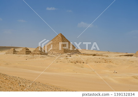 Pyramid of Menkaure, Cairo 139132834