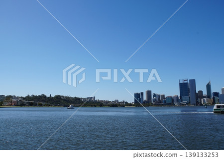 從澳洲南珀斯看到的珀斯市區 從澳洲南珀斯看到的珀斯市區 139133253
