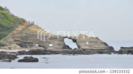 Horseback Cave: A natural formation located on Jogashima Island, a scenic spot on the Miura Peninsula. Horseback Cave: A natural formation located on Jogashima Island, a scenic spot on the Miura Peninsula. 139133332
