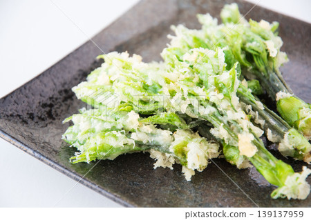 Tempura made with wild Aralia cordata Tempura made with wild Aralia cordata 139137959