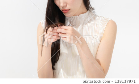 Women who are worried about hair care Women who are worried about hair care 139137971