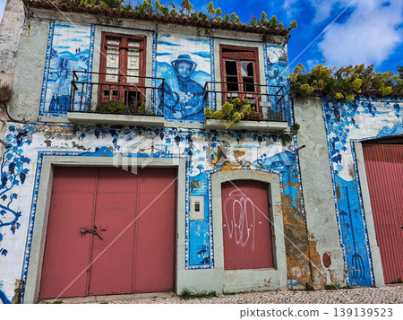 Setubal, Portugal - Mar 02, 2026: Painted houses in Luisa Todi avenue and Largo Dr. Francisco Soveral square in Setubal, Portugal Setubal, Portugal - Mar 02, 2026: Painted houses in Luisa Todi avenue and Largo Dr. Francisco Soveral square in Setubal, Portugal 139139523