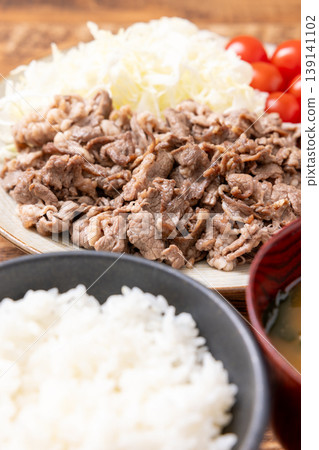 Delicious grilled beef set meal Delicious grilled beef set meal 139141102