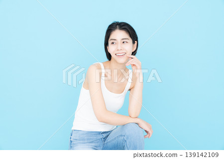 年輕女性的美麗 年輕女性的美麗 139142109