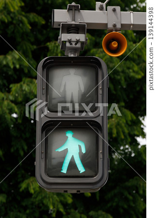 信號為行人藍色 139144398