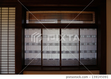 這是一棟建於 1899 年(明治 32 年)的私人住宅,是一棟歷史建築,至今仍保留著當時的風貌。 這是一棟建於 1899 年(明治 32 年)的私人住宅,是一棟歷史建築,至今仍保留著當時的風貌。 139145091