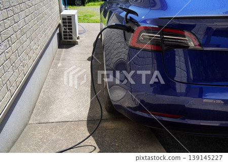 Home charging 139145227