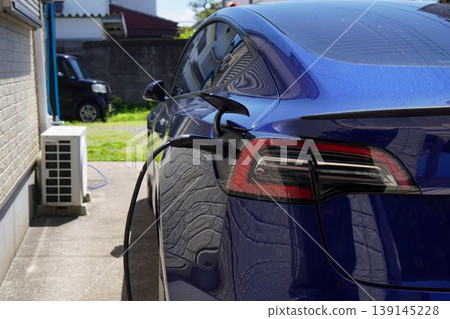 Home charging 139145228