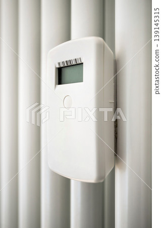 Digital Heat Cost Allocator on Radiator for Energy Consumption Monitoring 139145315