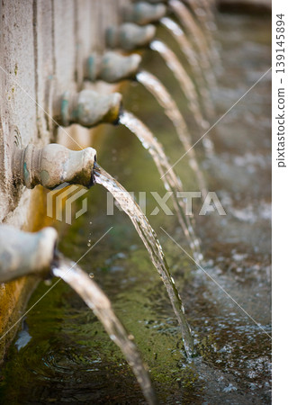 loss of water - the fall of water from water taps 139145894