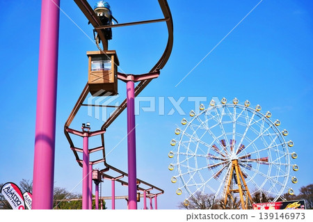 Tobu Zoo's Skyfish Express Air Transport and Emma's Cheese Ferris Wheel Tobu Zoo's Skyfish Express Air Transport and Emma's Cheese Ferris Wheel 139146973