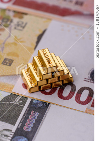 Gold bars or ingots as a tool for balance, financial investment, and savings. Gold bars Gold bars or ingots as a tool for balance, financial investment, and savings. Gold bars 139147067