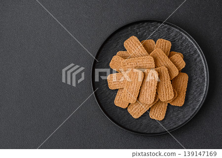 Caramel biscuit cookies, or shortbread, are a healthy breakfast food. Biscuit cookies Caramel biscuit cookies, or shortbread, are a healthy breakfast food. Biscuit cookies 139147169