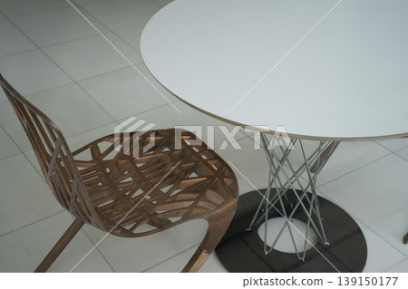 A simple desk and chair 139150177