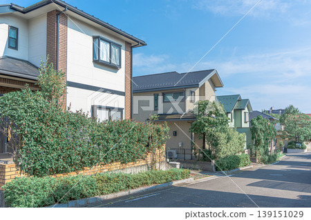 Detached house and refreshing blue sky Detached house and refreshing blue sky 139151029