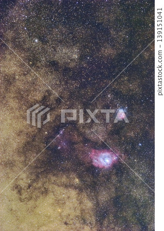 Summer night sky: The nebula at the center of the Milky Way 139151041